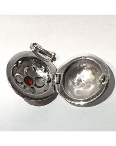 Mittelalter-Medaillon zum Öffnen mit rotem Zirkonia 925er Silber 2.7 cm 